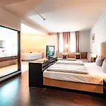Friendly Cityhotel Oktopus Отель 3*
