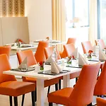 Отель Friendly Cityhotel Oktopus