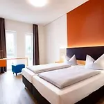 Friendly Cityhotel Oktopus Отель Зигбург