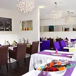 Ξενοδοχείο Friendly Cityhotel Oktopus 3*