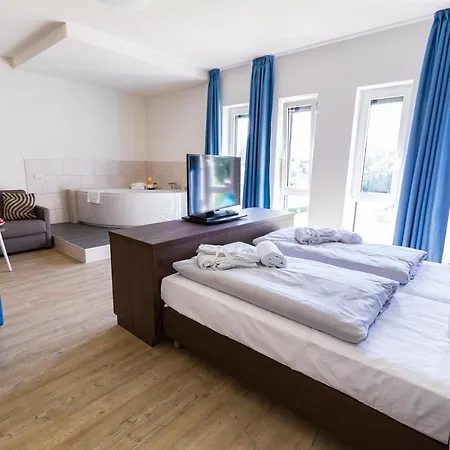 호텔 Friendly Cityhotel Oktopus 3*