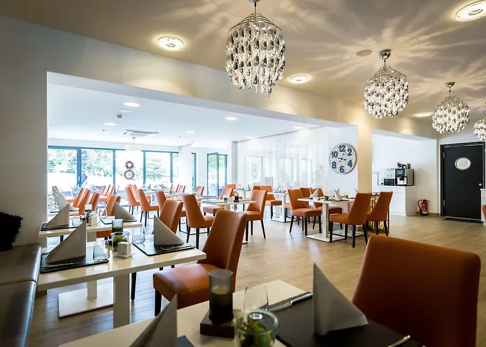 奥克图普斯友好城市酒店